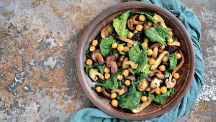 Salade chaude aux pois chiches et aux champignons