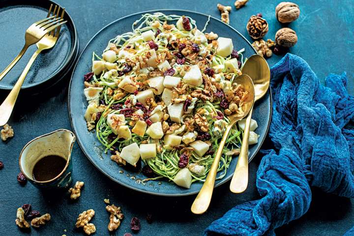 Salade de chou, poire et noix