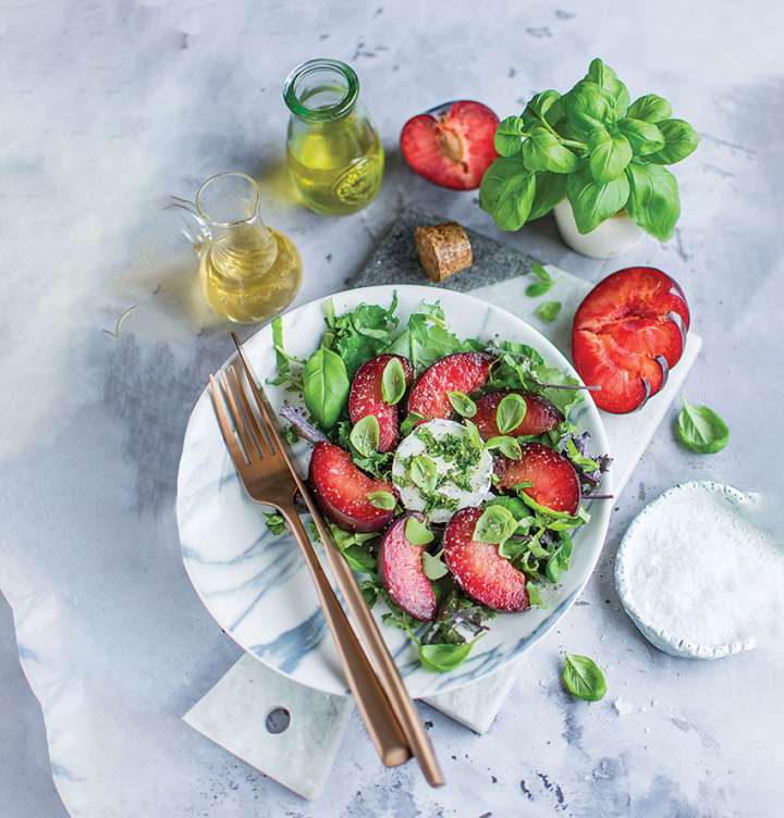 Salade de mesclun et chèvre mariné